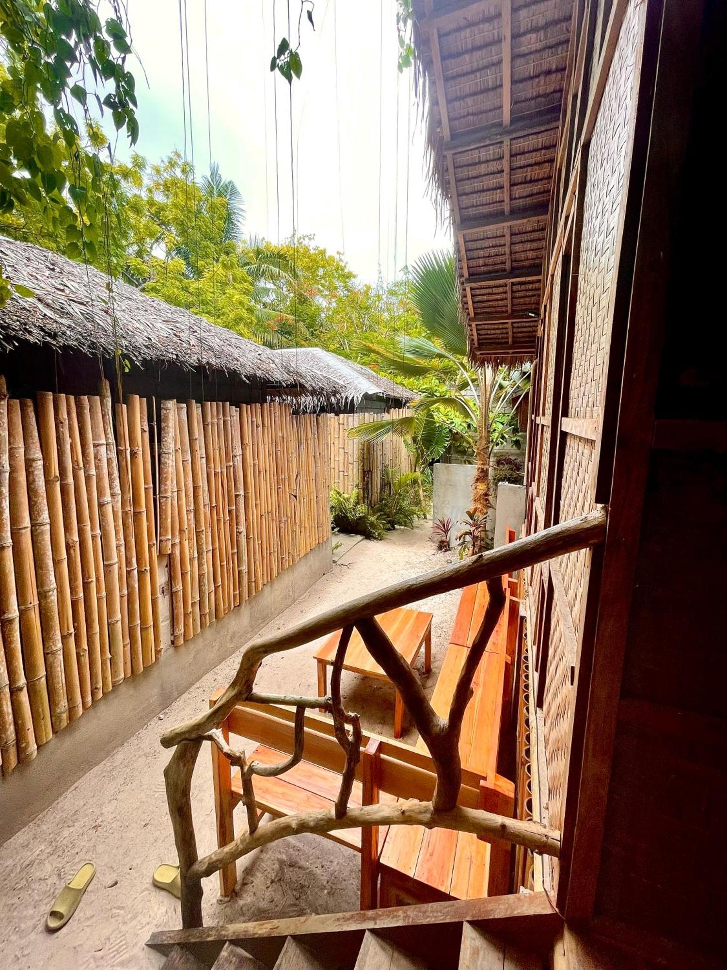 Monkey Business Siquijor Hotel Room photo